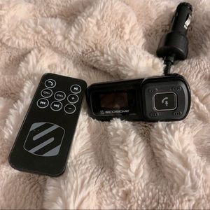 Scosche Bluetooth FM transmitter